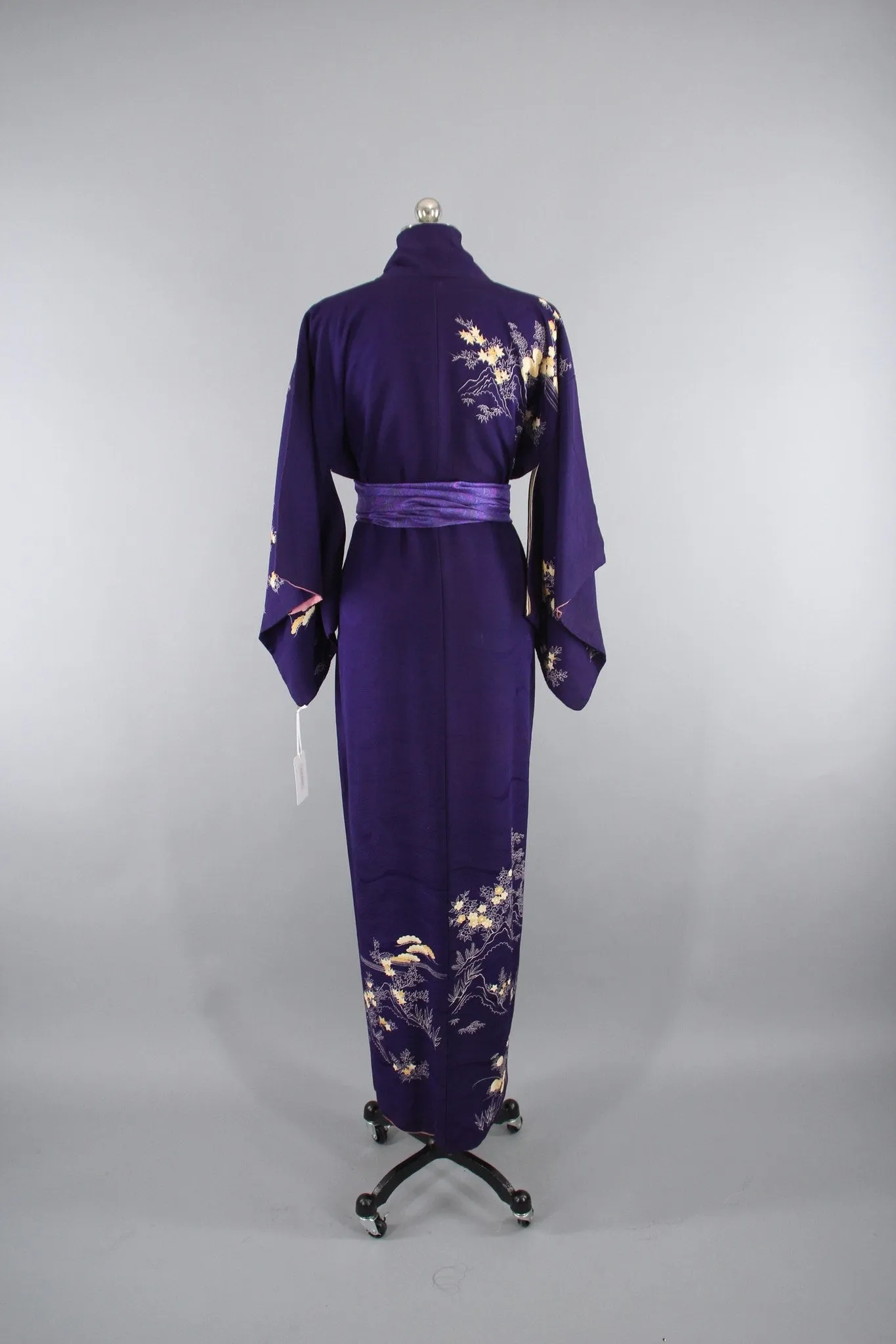 1950s Vintage Silk Kimono Robe in Dark Purple Floral Print