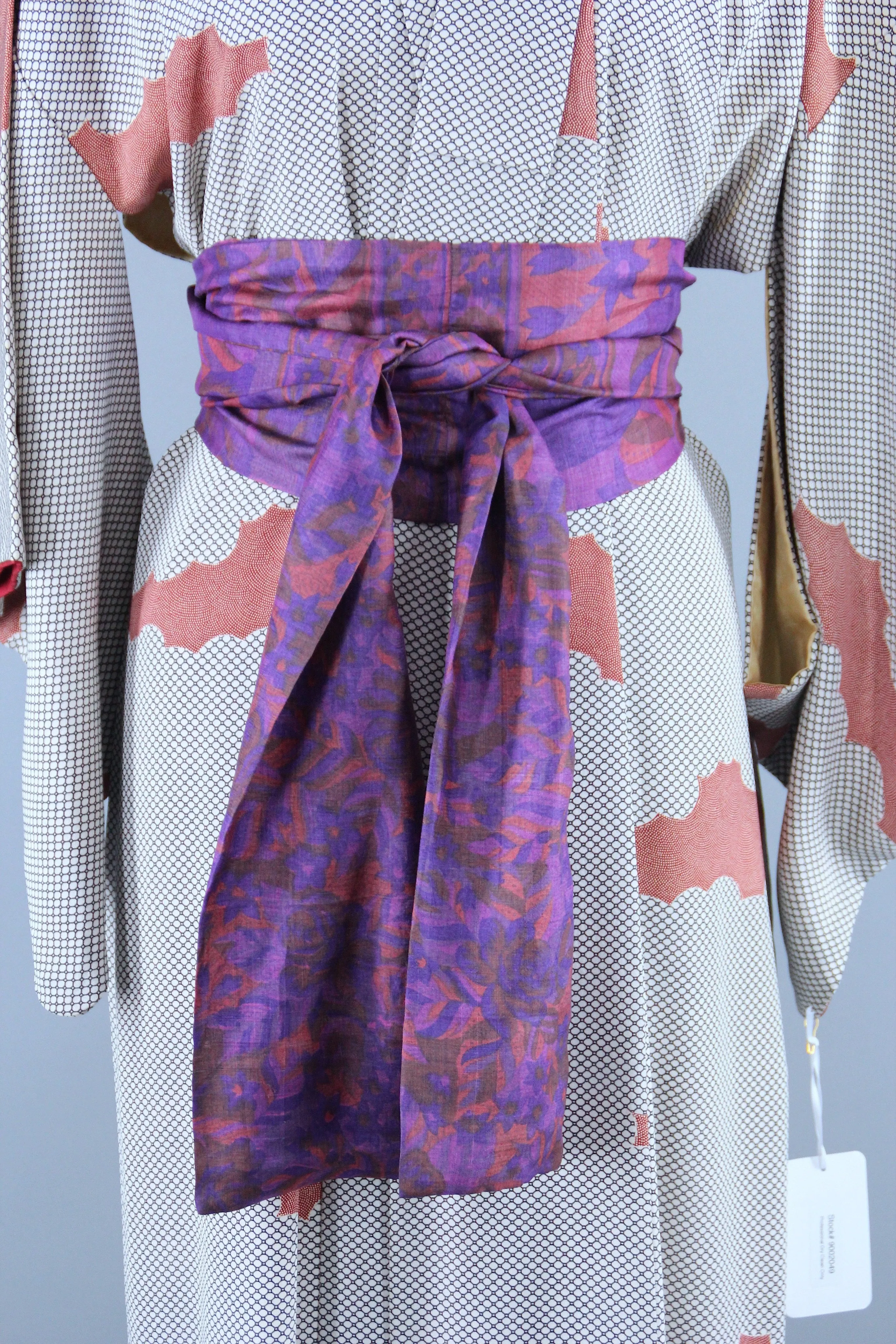 1960s Vintage Silk Kimono Robe / Black & White Clouds
