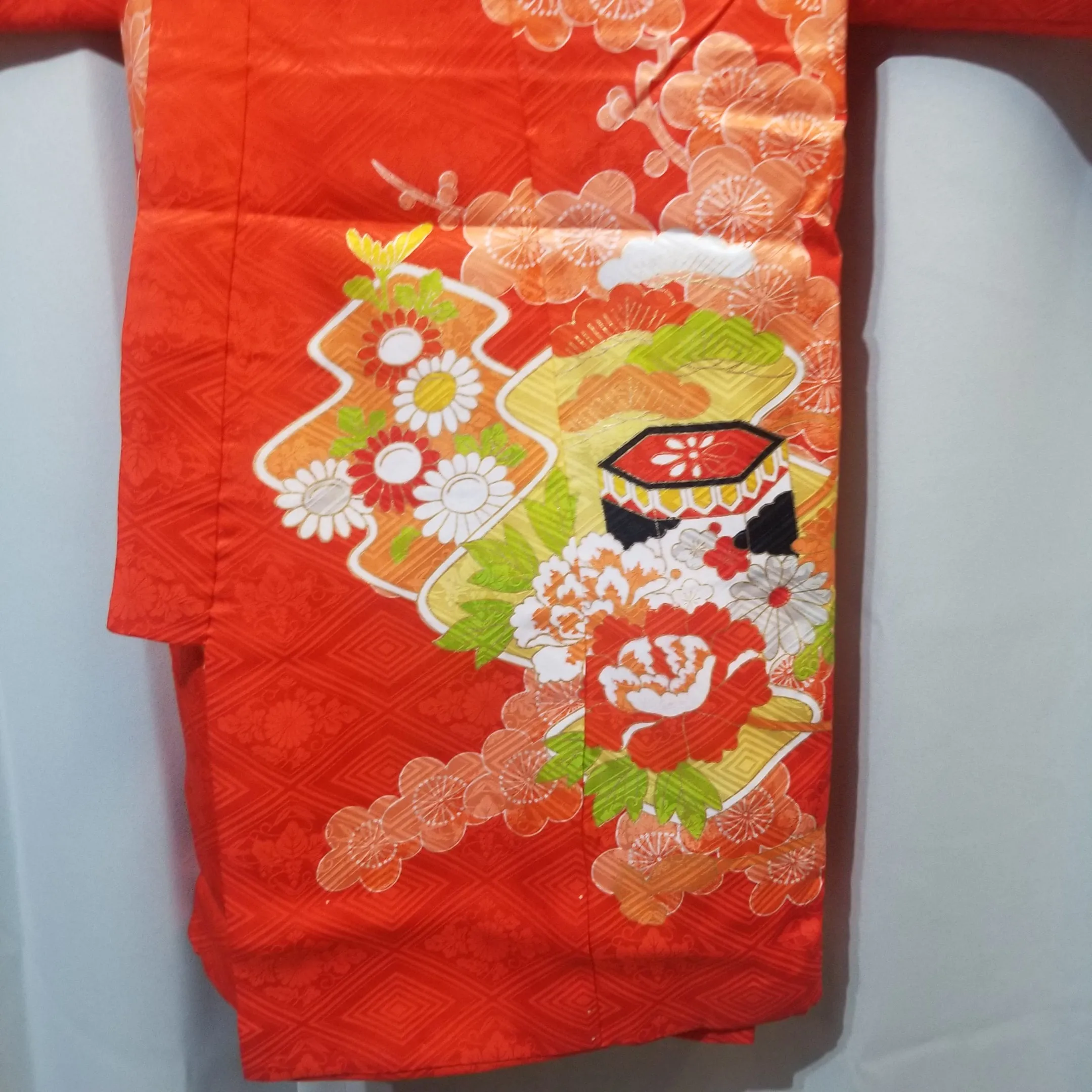 "Mums and Plums" Vintage Girl's Kimono