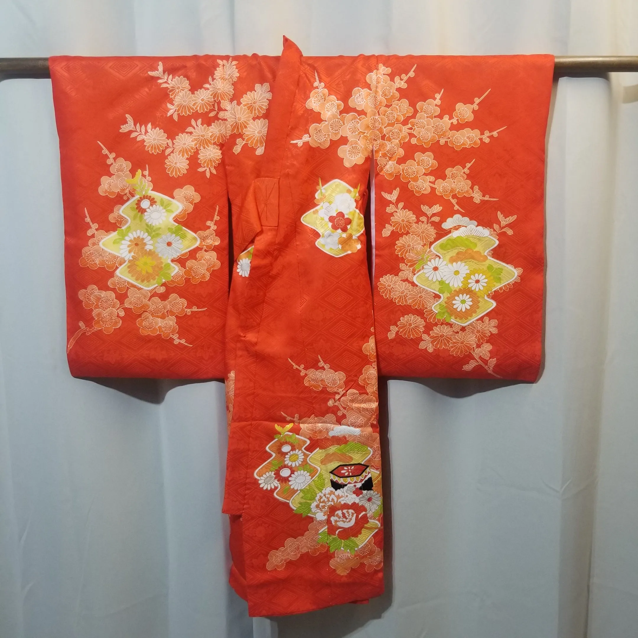 "Mums and Plums" Vintage Girl's Kimono