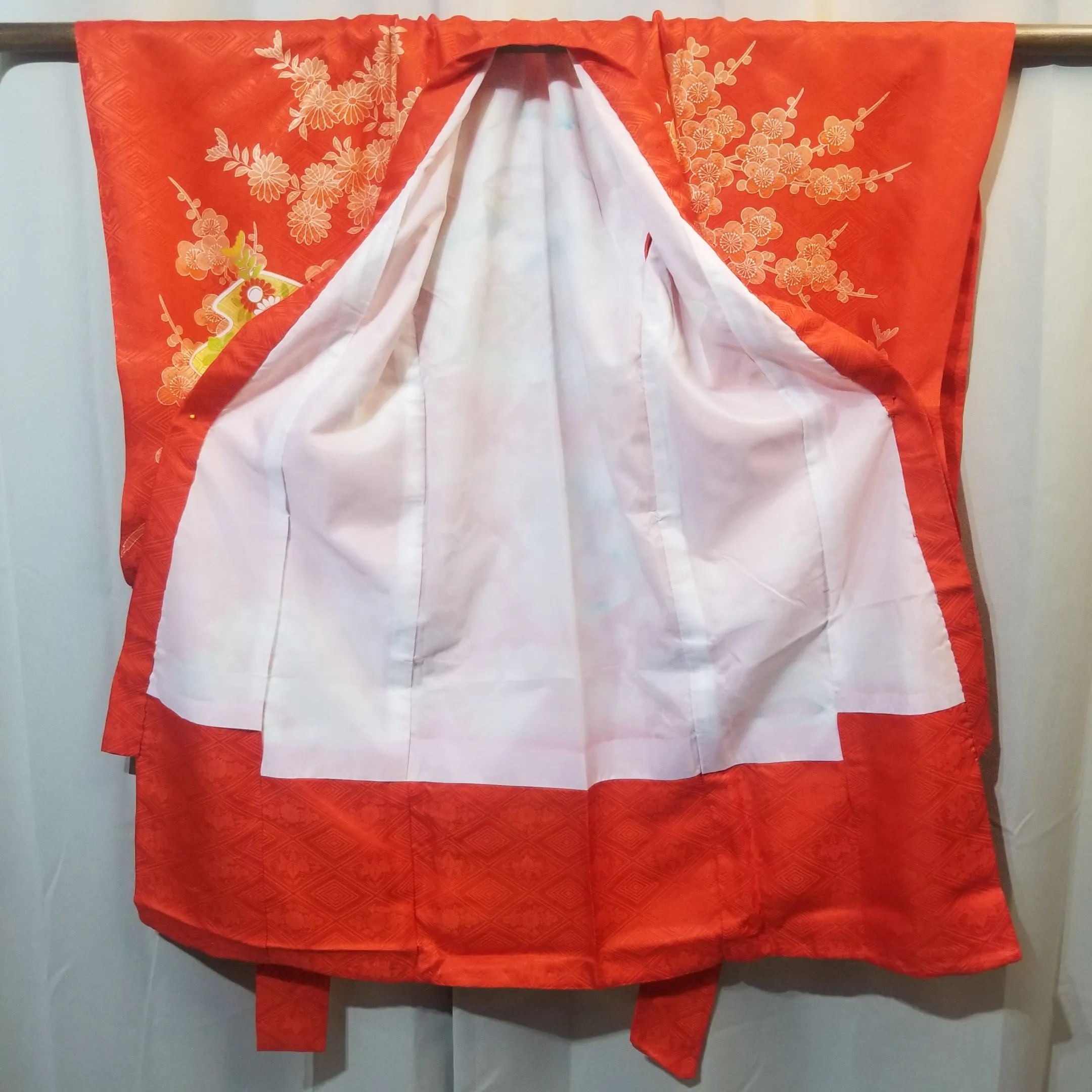 "Mums and Plums" Vintage Girl's Kimono