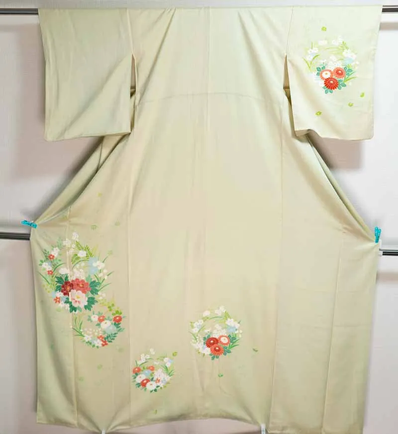 Smooth Light Green Silk Homongi - Kimono Floral Circular Sakura Chinese Bellflowers Blossoms Fading