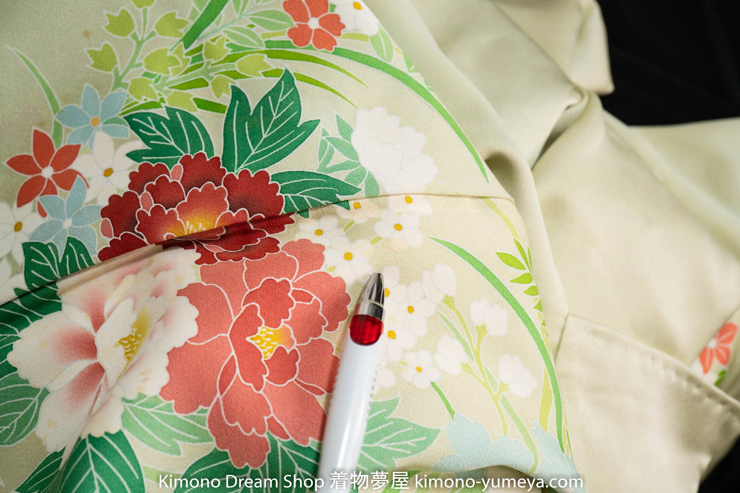 Smooth Light Green Silk Homongi - Kimono Floral Circular Sakura Chinese Bellflowers Blossoms Fading