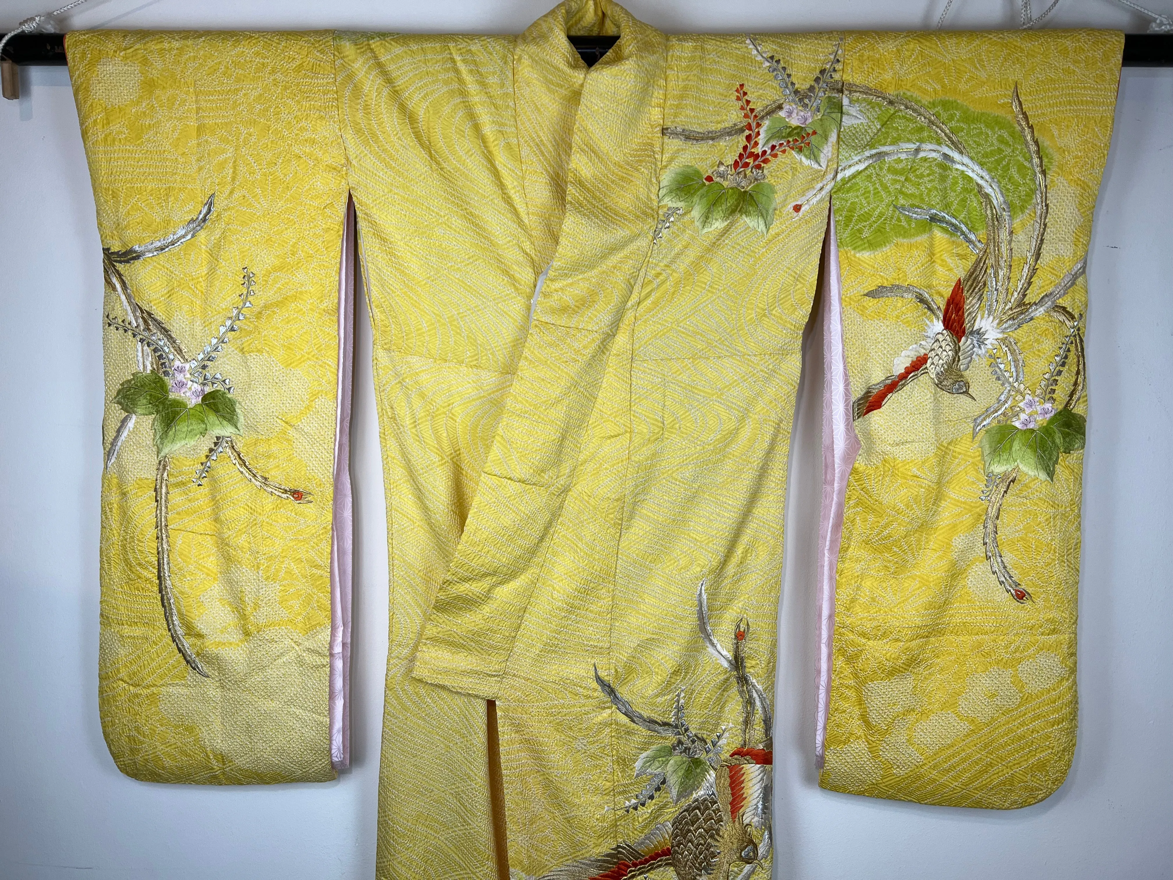 Vintage Japanese Silk Kimono in Shibori Tie-dye Style Soft Yellow w/ Embroidery 60"L