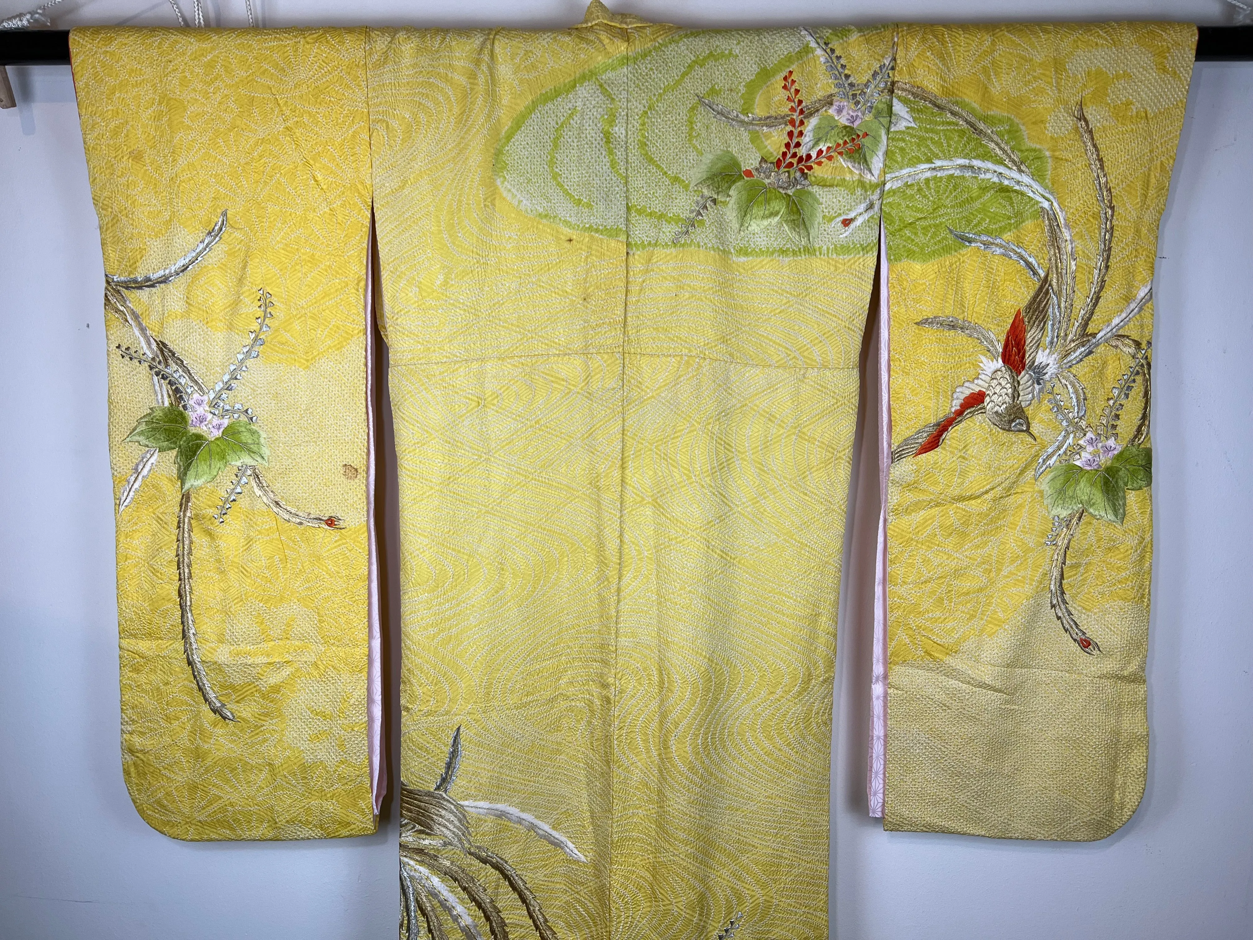 Vintage Japanese Silk Kimono in Shibori Tie-dye Style Soft Yellow w/ Embroidery 60"L